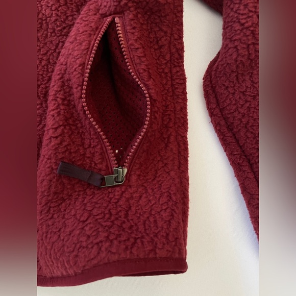 Patagonia Women's Retro Pile Fleece Hoodie Jacket Size M Carmine Red - Picture 14 of 16